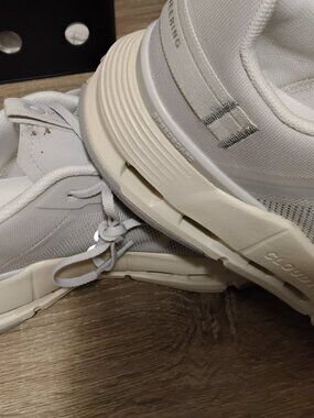 Cloud technology  shose new veery good price